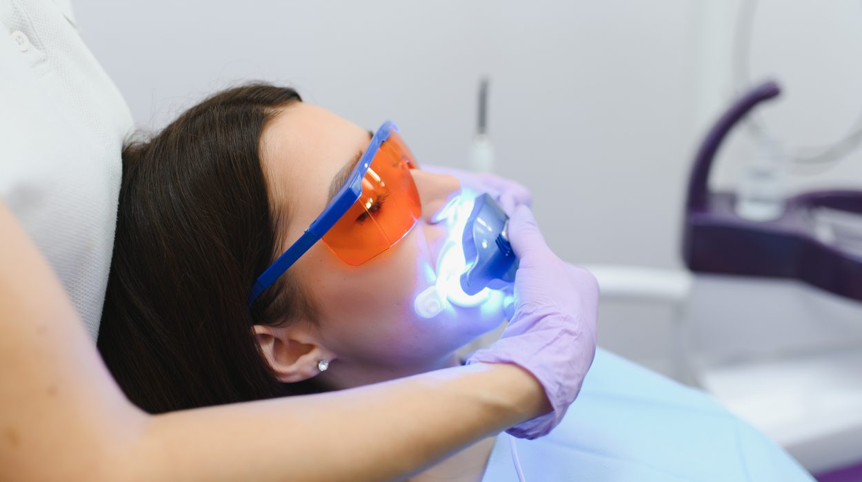 Diş Beyazlatma Yöntemleri: Ofis mi, Ev mi?
