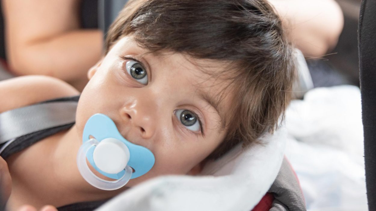 Emzik ve Parmak Emme Alışkanlığı Dişleri Nasıl Bozar